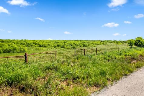 6213 Headquarters Road Iowa Park TX 76367