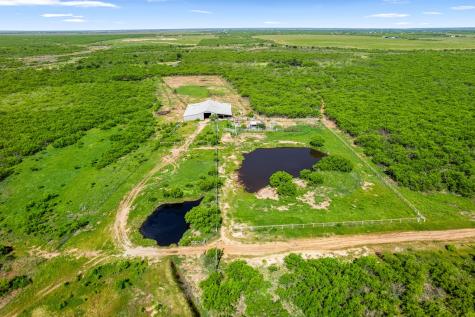 6213 Headquarters Road Iowa Park TX 76367