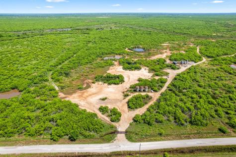 6213 Headquarters Road Iowa Park TX 76367