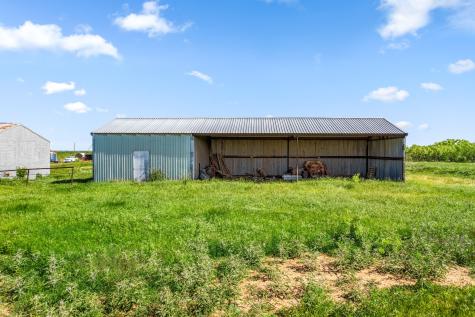 6213 Headquarters Road Iowa Park TX 76367