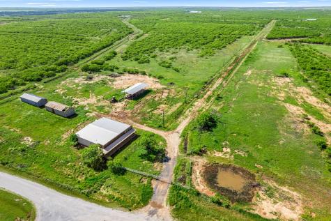 6213 Headquarters Road Iowa Park TX 76367