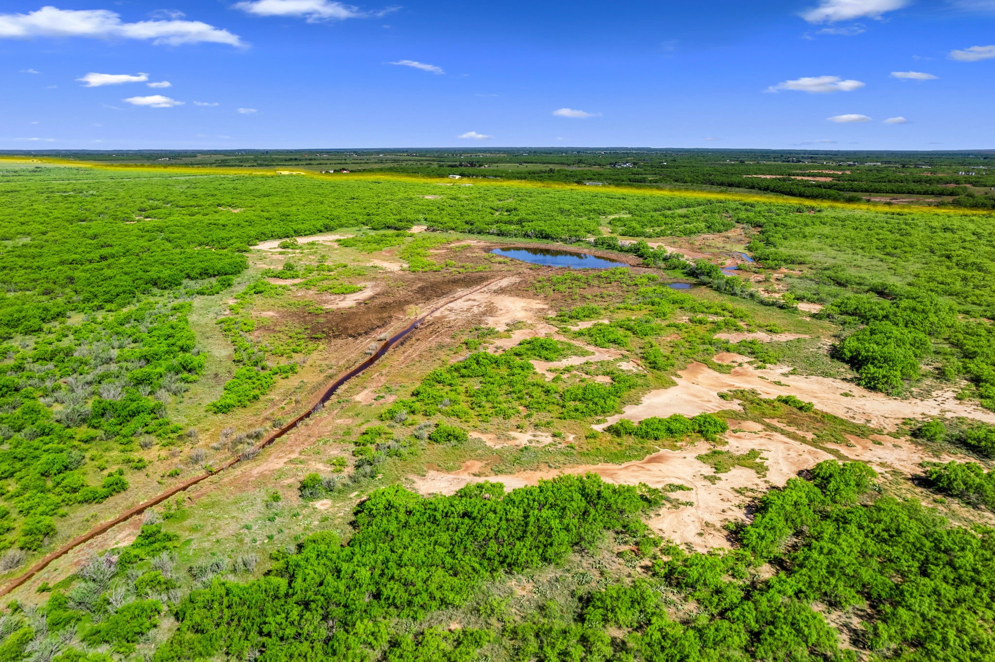 6213 Headquarters Road Iowa Park TX 76367