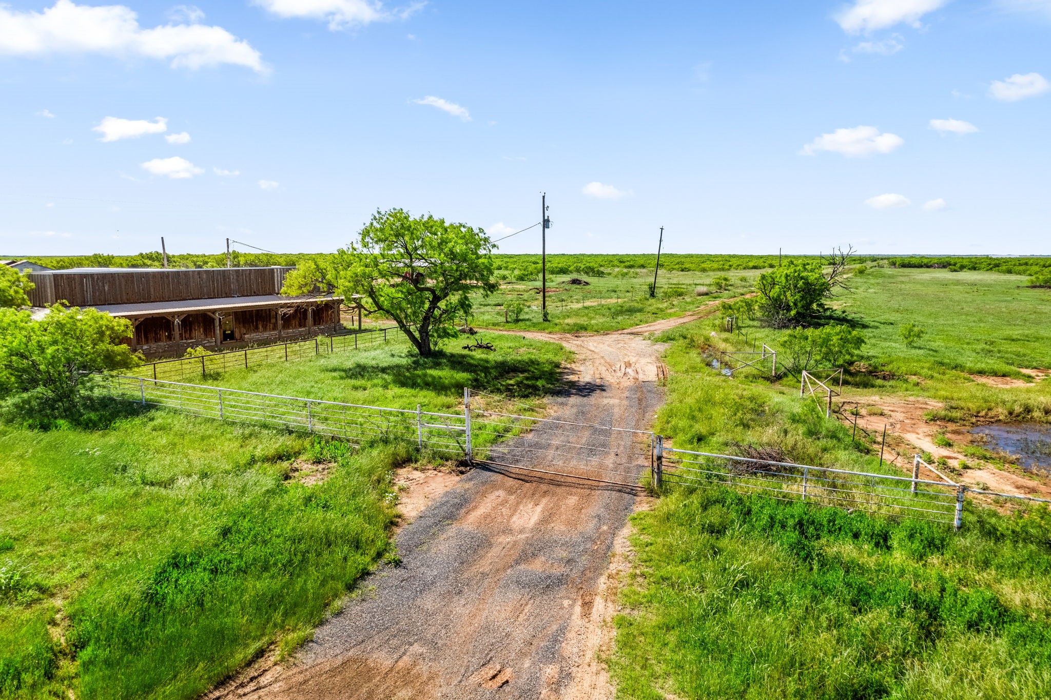 6213 Headquarters Road Iowa Park TX 76367