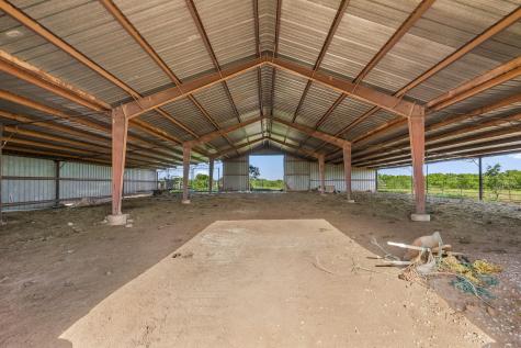 6213 Headquarters Road Iowa Park TX 76367