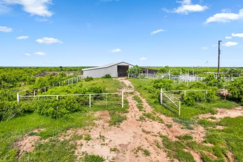 6213 Headquarters Road Iowa Park TX 76367