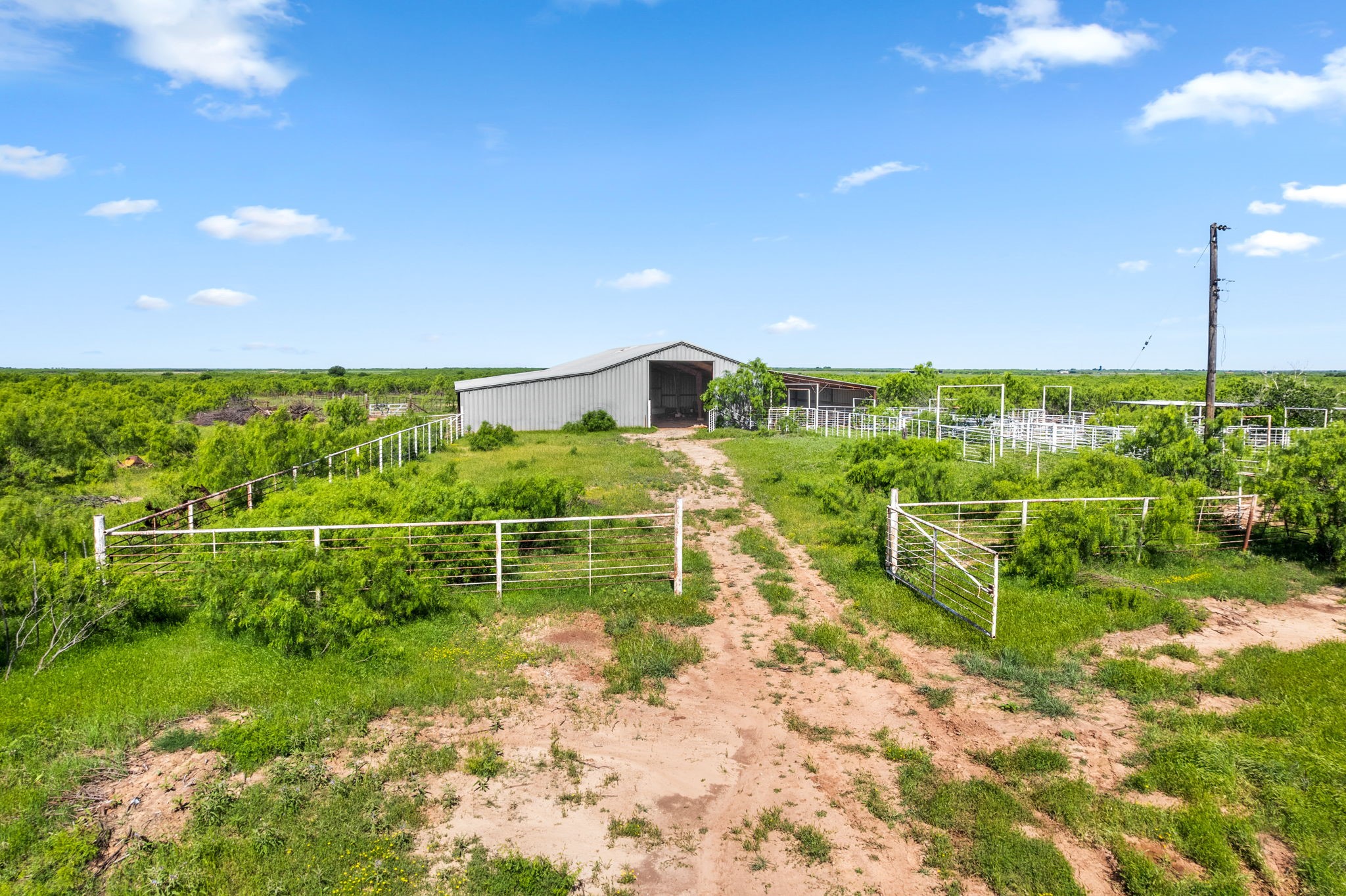 6213 Headquarters Road Iowa Park TX 76367