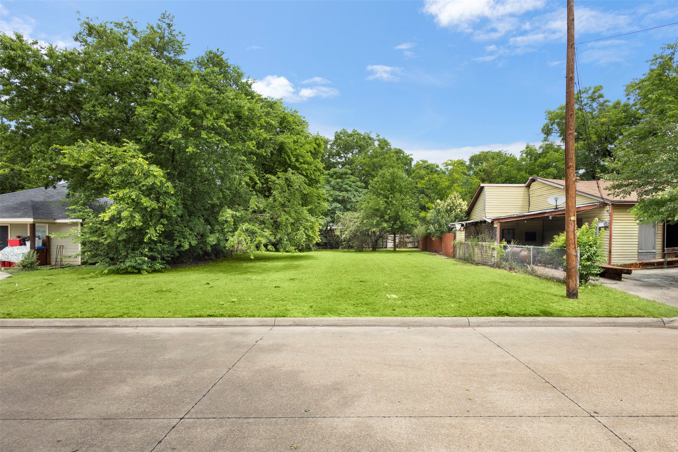 205 Thompson Street Waxahachie TX 75165