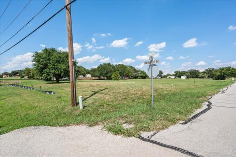 2915 Clover Lane Dalworthington Gardens TX 76015