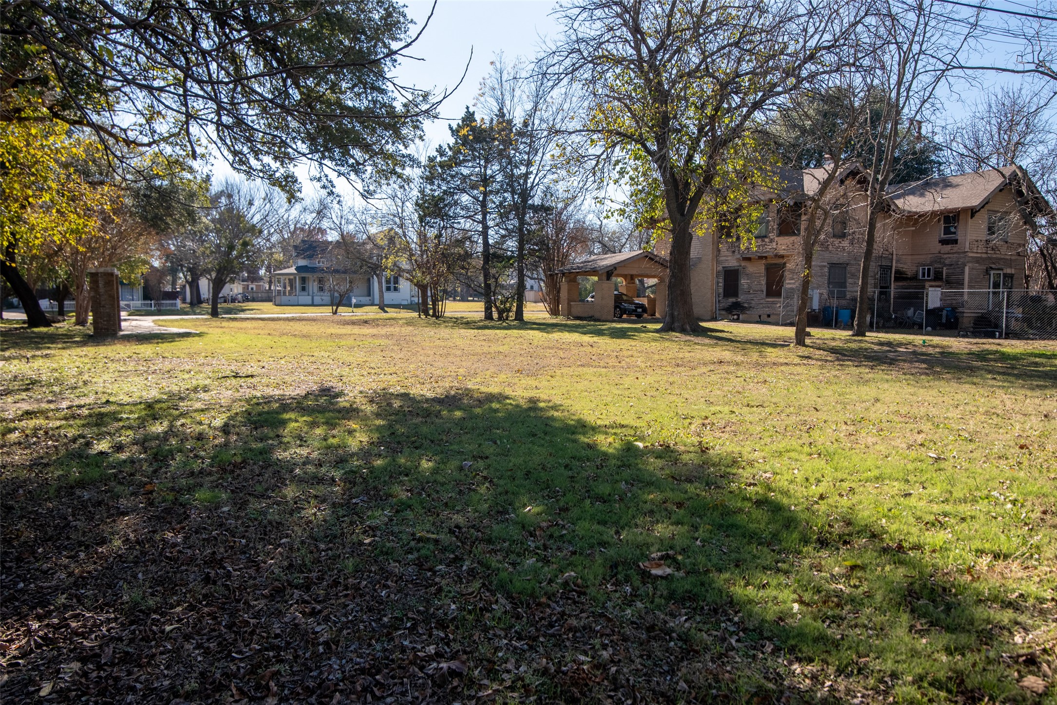 1123 W Sears Street Denison TX 75020