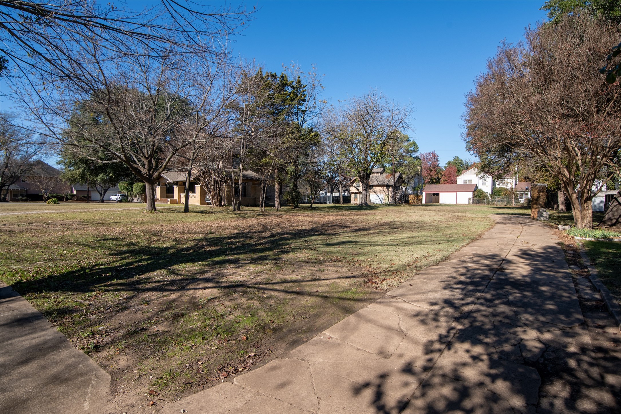 1123 W Sears Street Denison TX 75020