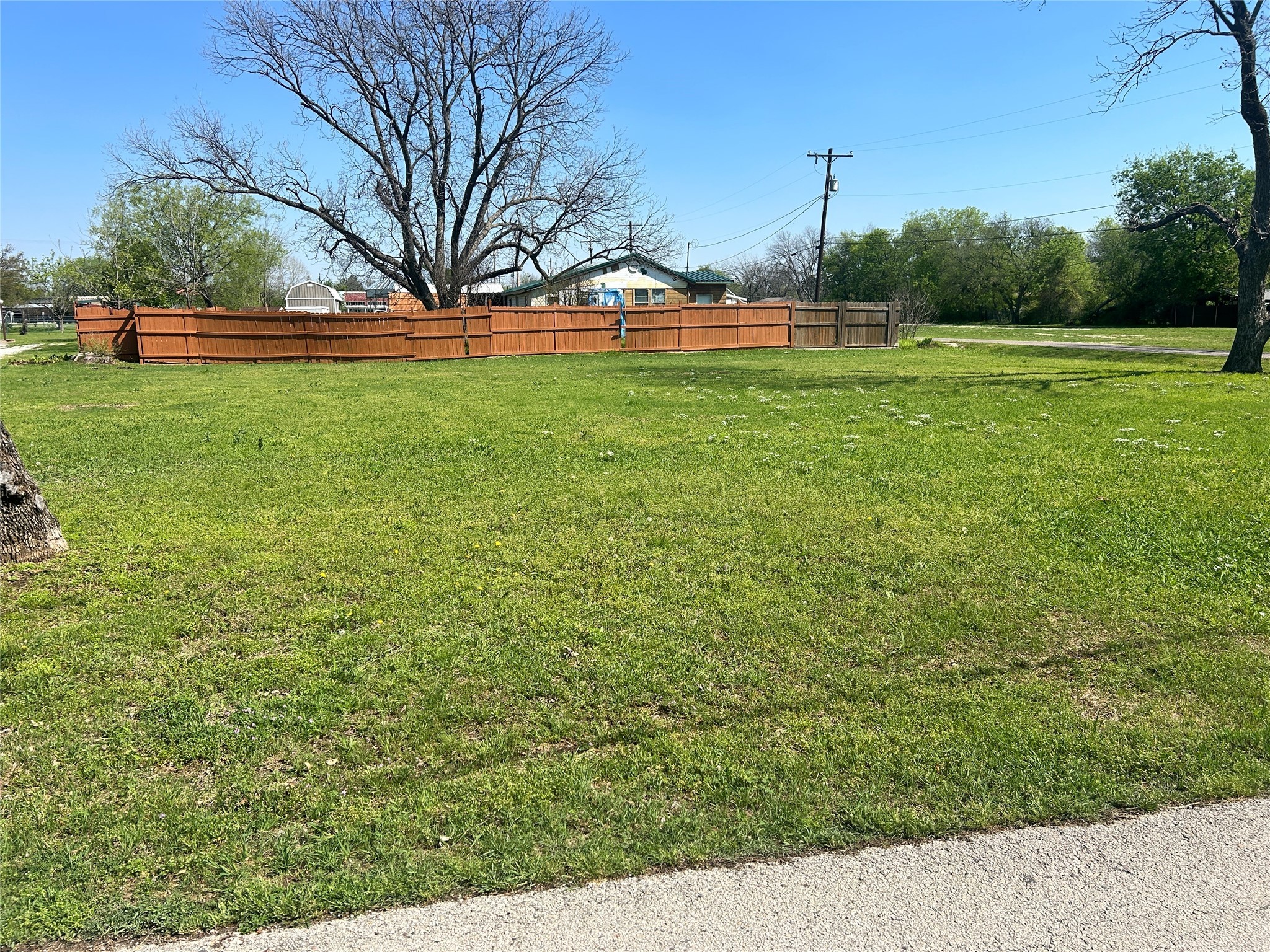 116 Hinton Street Tioga TX 76271