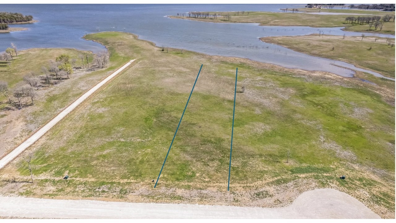 220 Lakeshore Lane Windom TX 75492