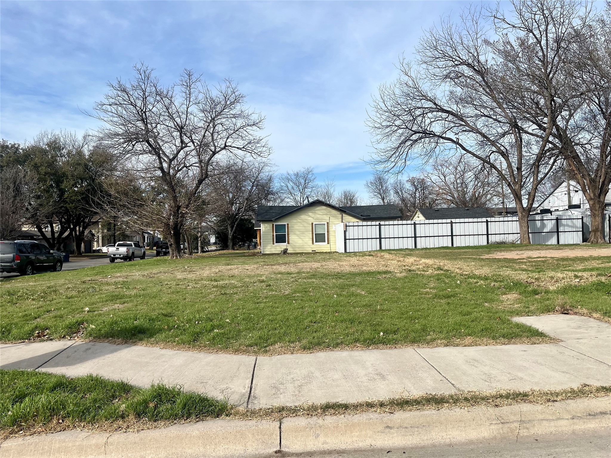 1820 W Lowden Street Fort Worth TX 76110