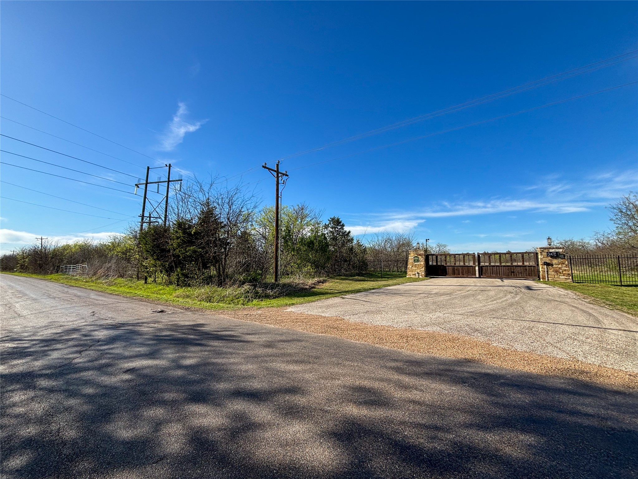 8001 Big Water Lane Kemp TX 75143