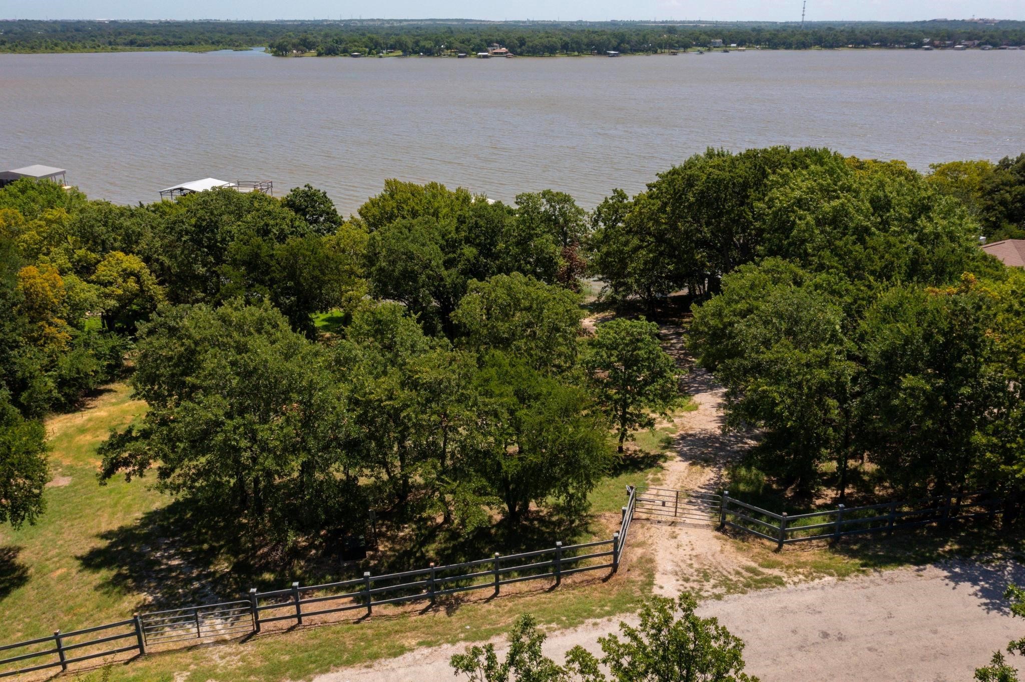 6 Eagle Pointe Azle TX 76020