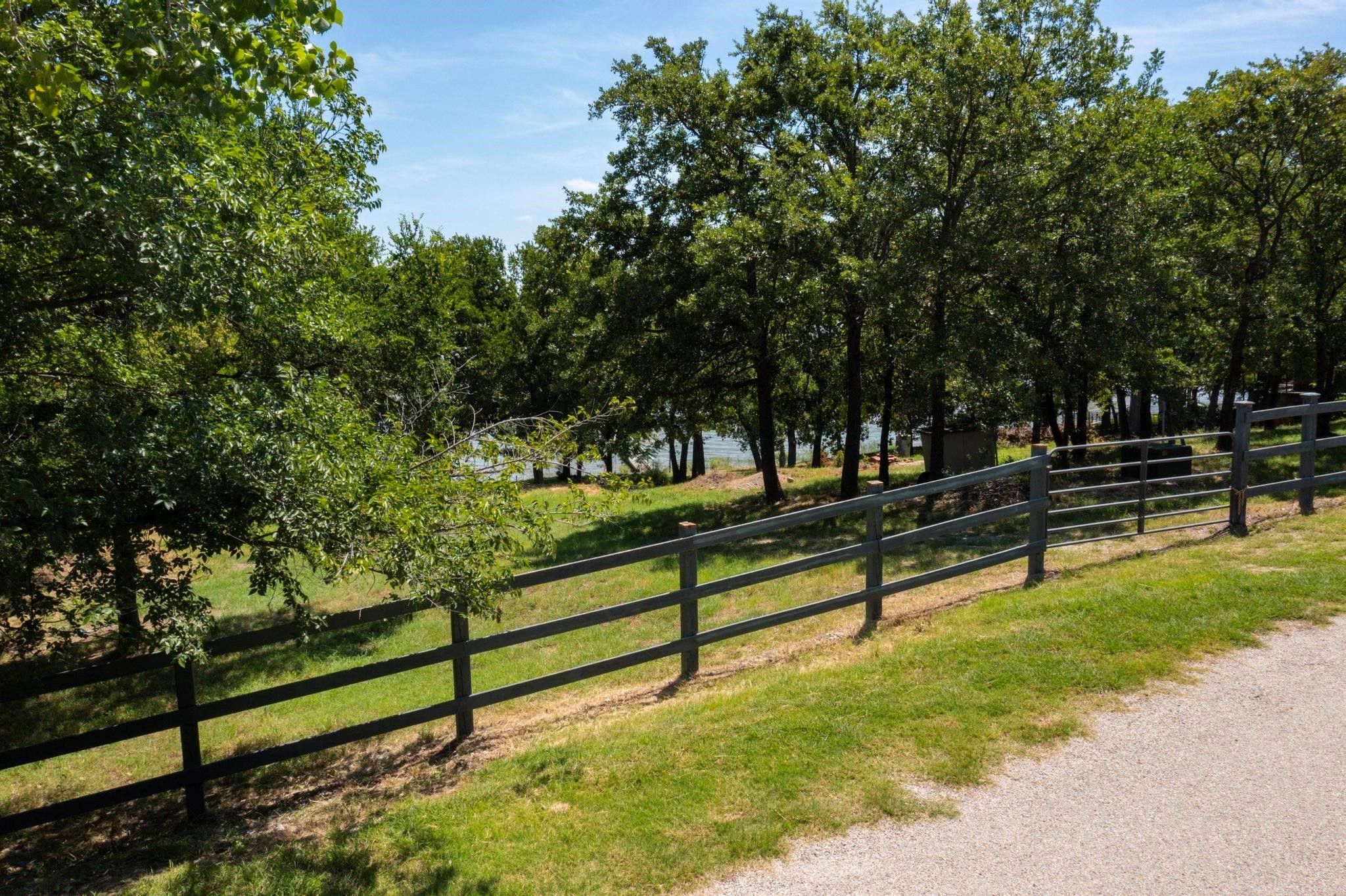 6 Eagle Pointe Azle TX 76020