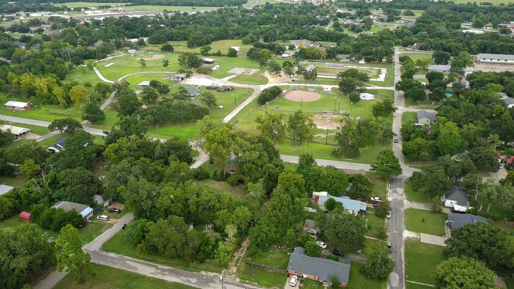 706 Spruce Street Teague TX 75860