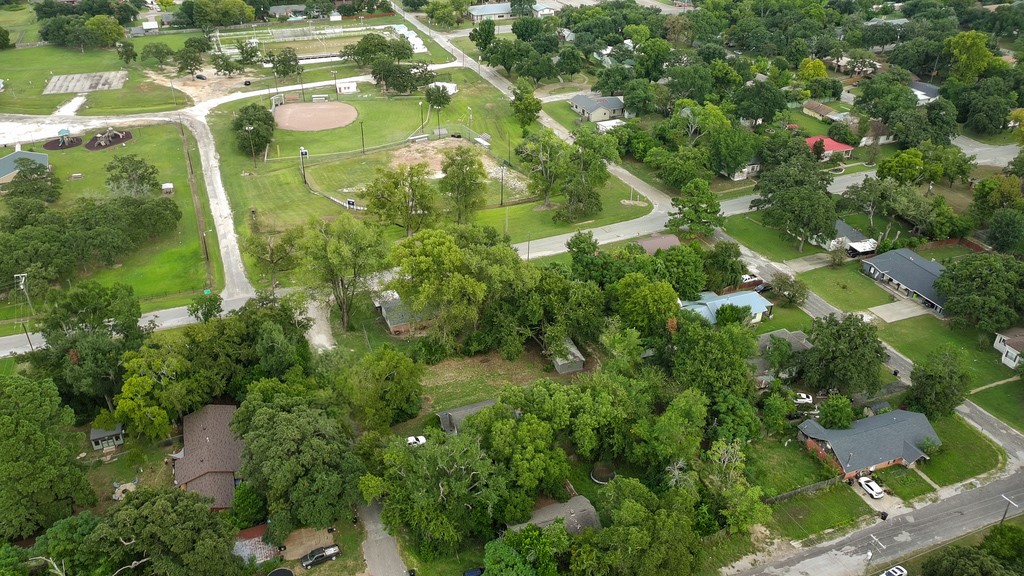 706 Spruce Street Teague TX 75860