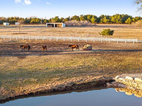 1715 S Joe Wilson Road Ovilla TX 75104
