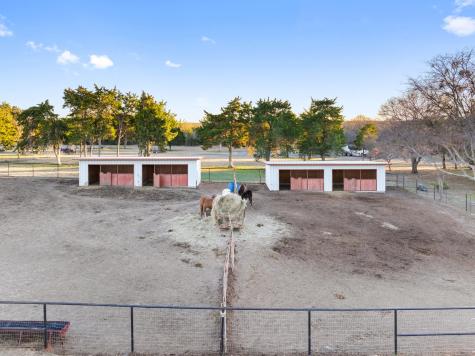 1715 S Joe Wilson Road Ovilla TX 75104