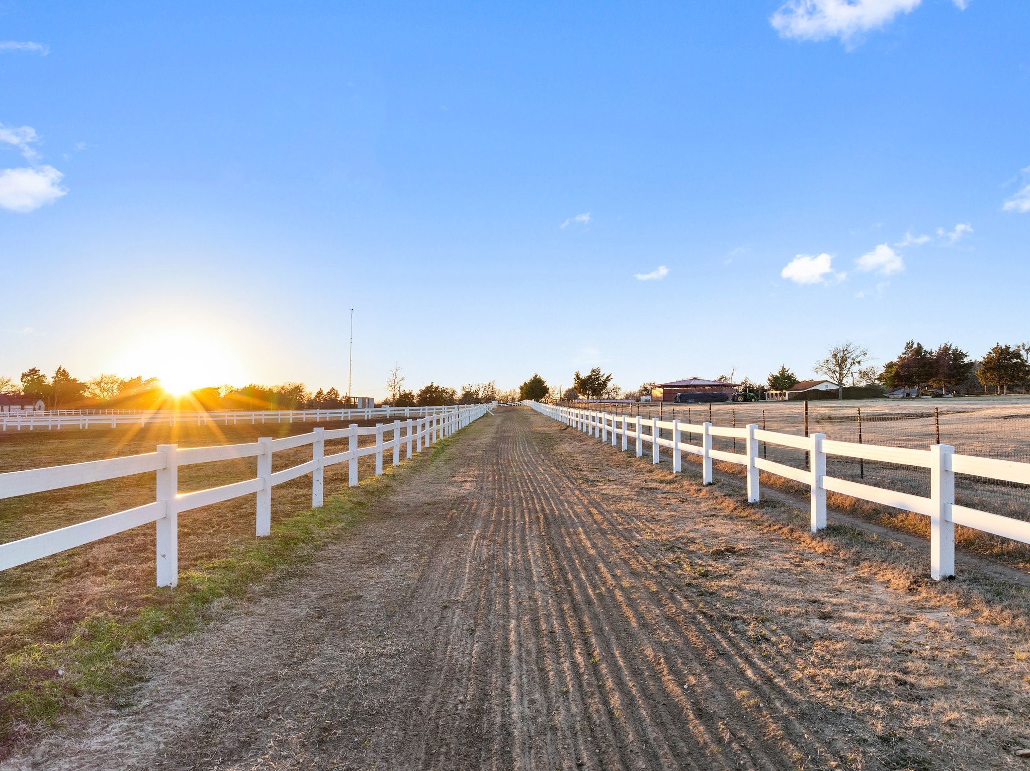 1715 S Joe Wilson Road Ovilla TX 75104