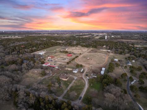 1715 S Joe Wilson Road Ovilla TX 75104