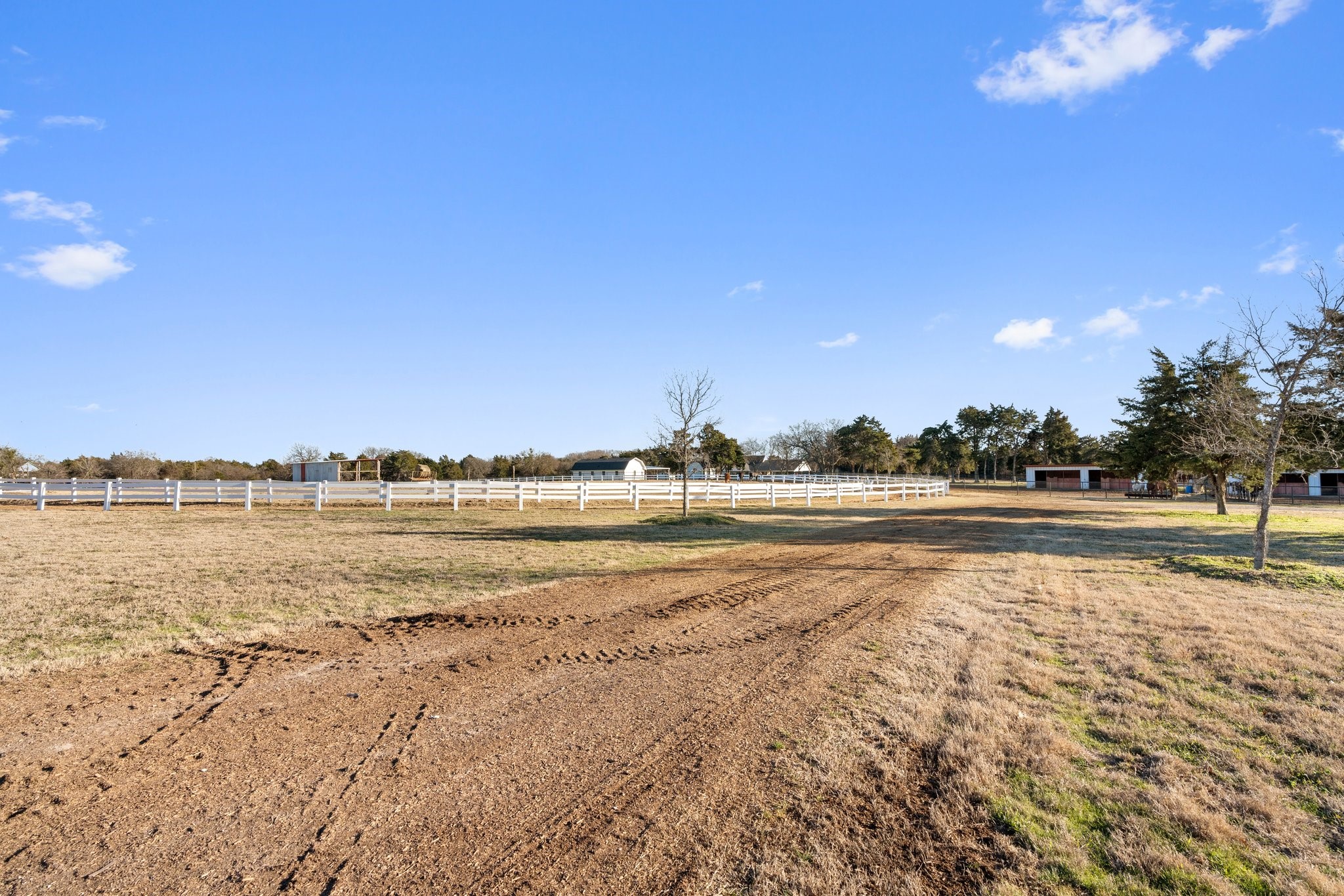 1715 S Joe Wilson Road Ovilla TX 75104