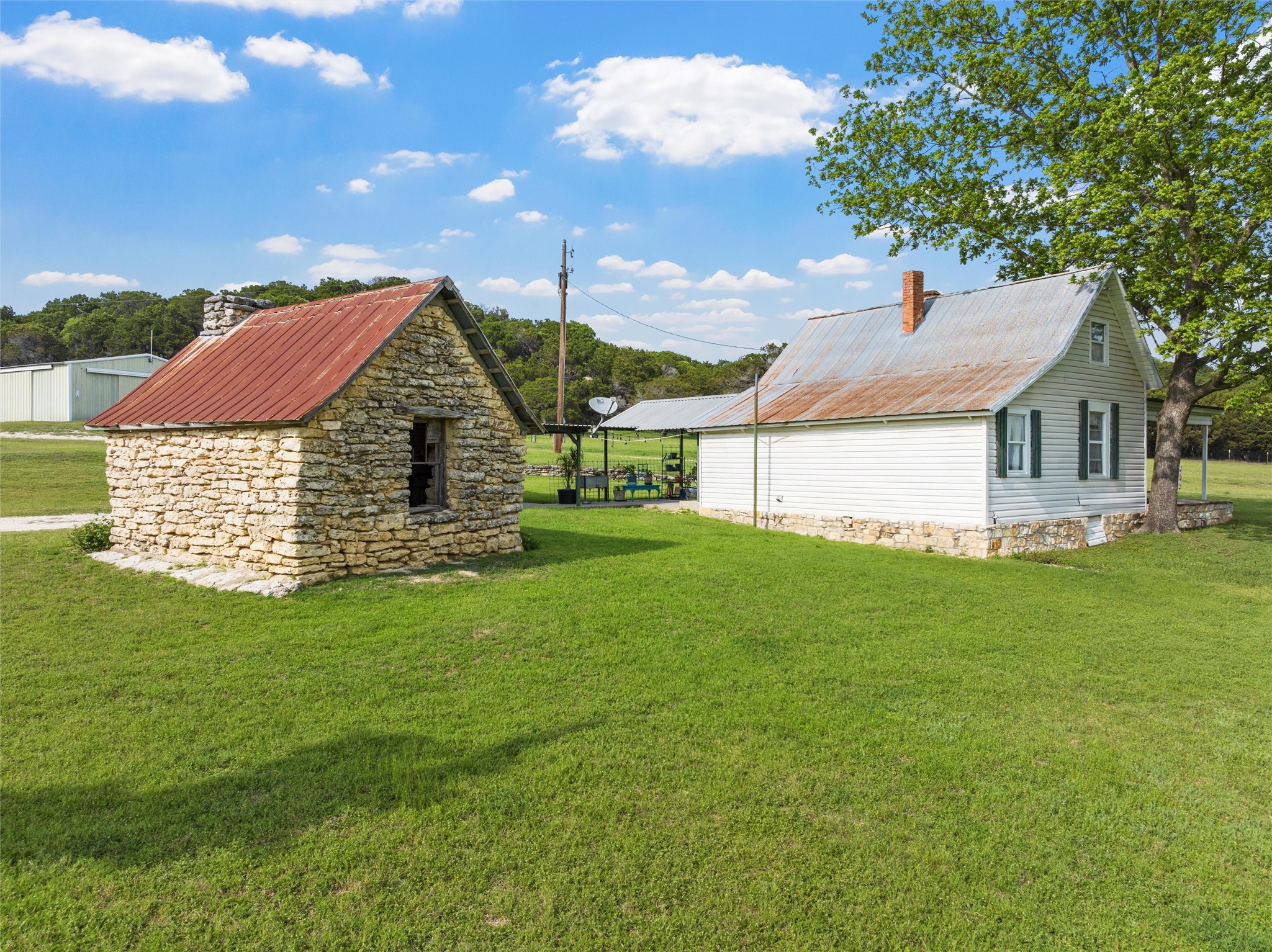 614 County Road 4165 Cranfills Gap TX 76637