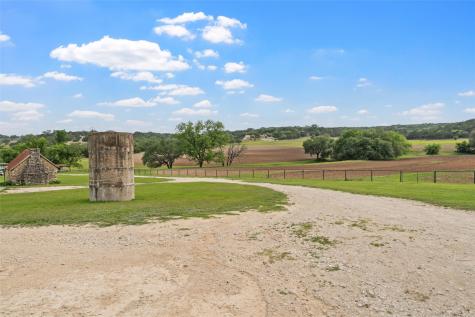 614 County Road 4165 Cranfills Gap TX 76637