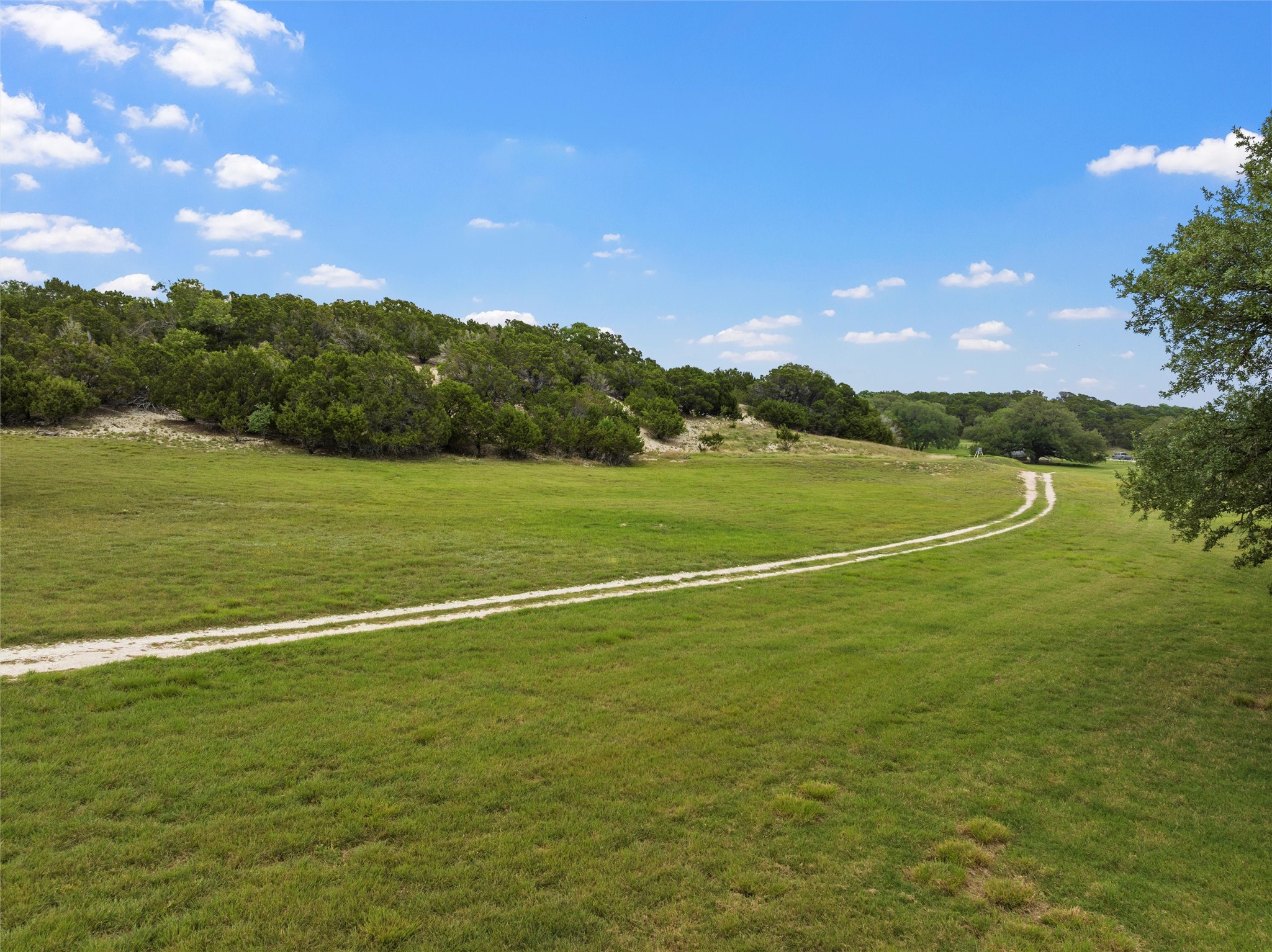 614 County Road 4165 Cranfills Gap TX 76637