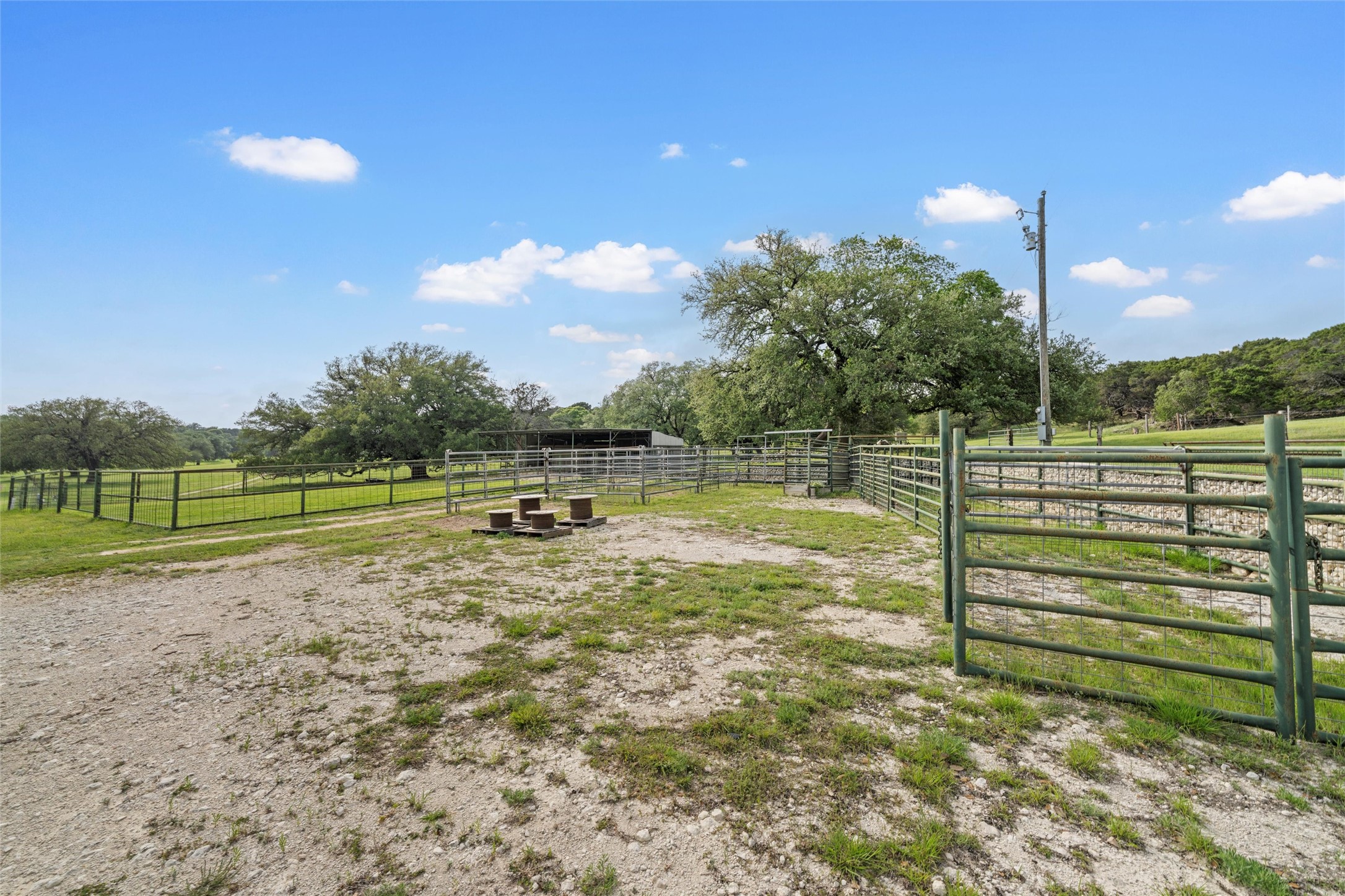 614 County Road 4165 Cranfills Gap TX 76637