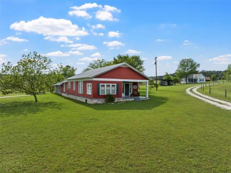 614 County Road 4165 Cranfills Gap TX 76637