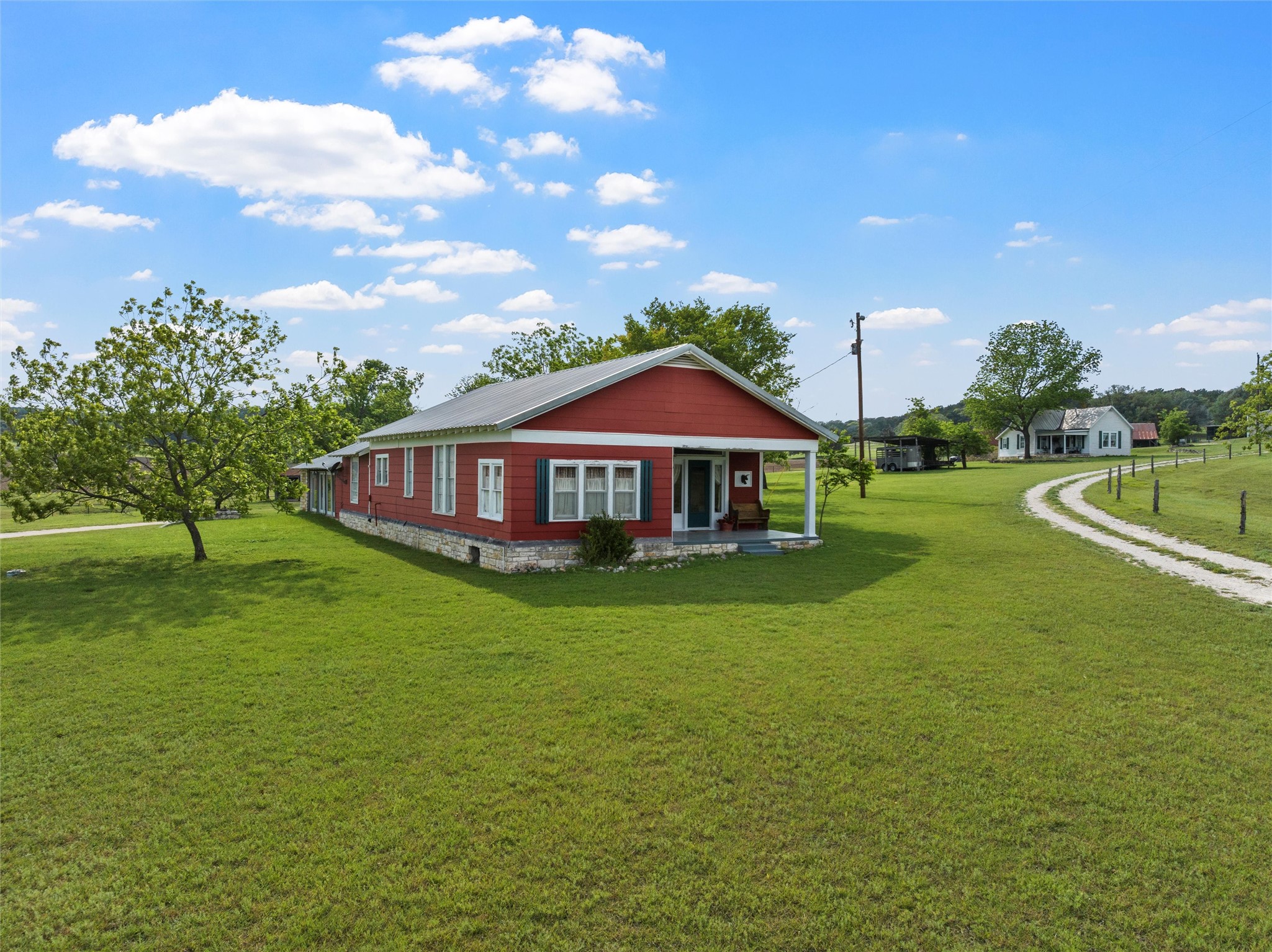 614 County Road 4165 Cranfills Gap TX 76637