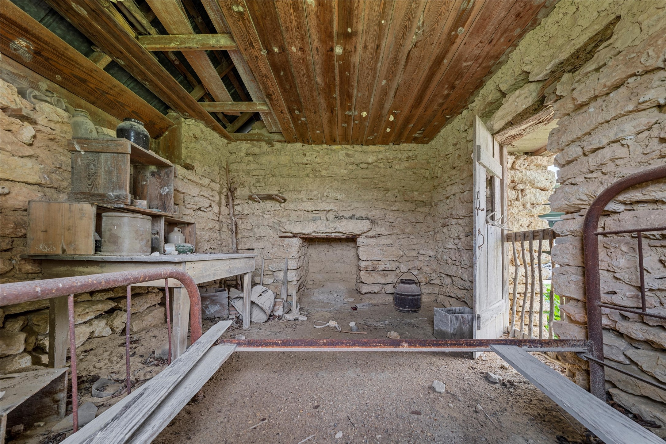 614 County Road 4165 Cranfills Gap TX 76637