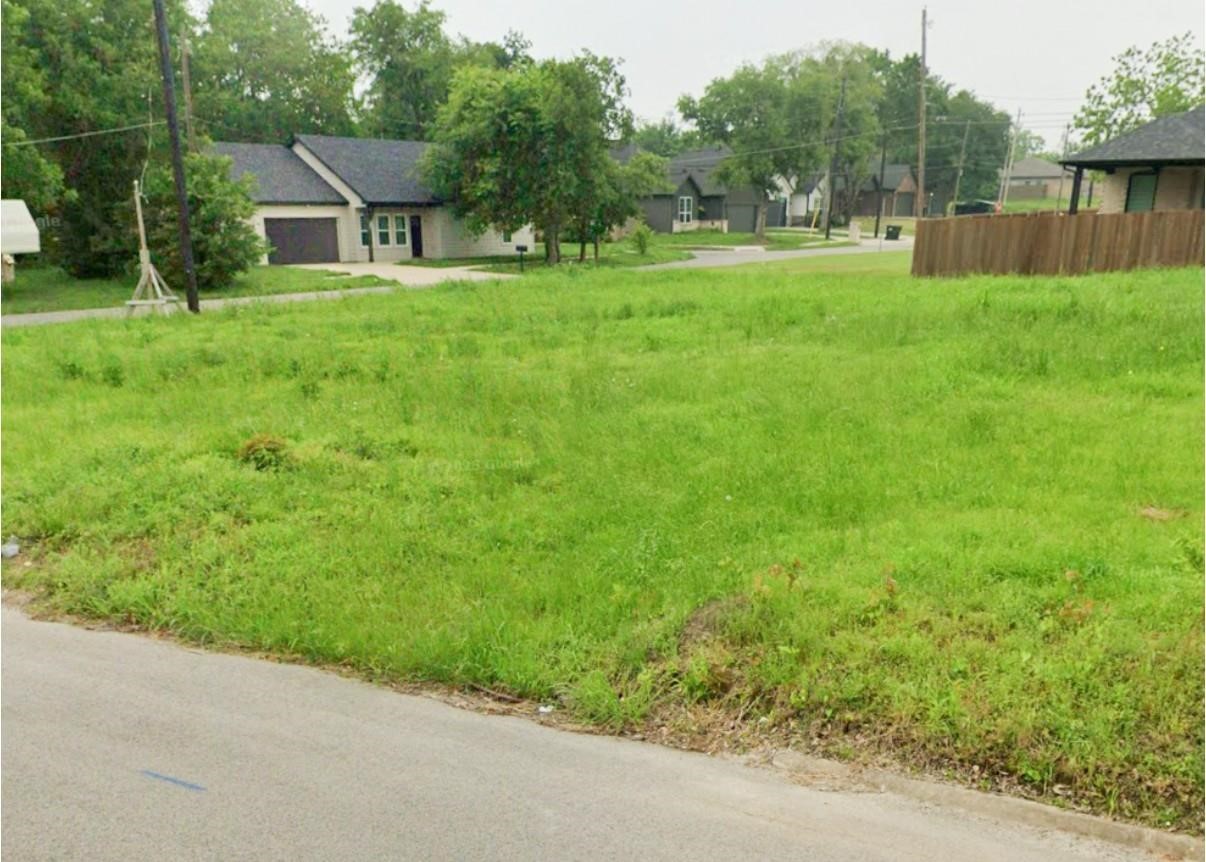 1704 Stuart Street Greenville TX 75401