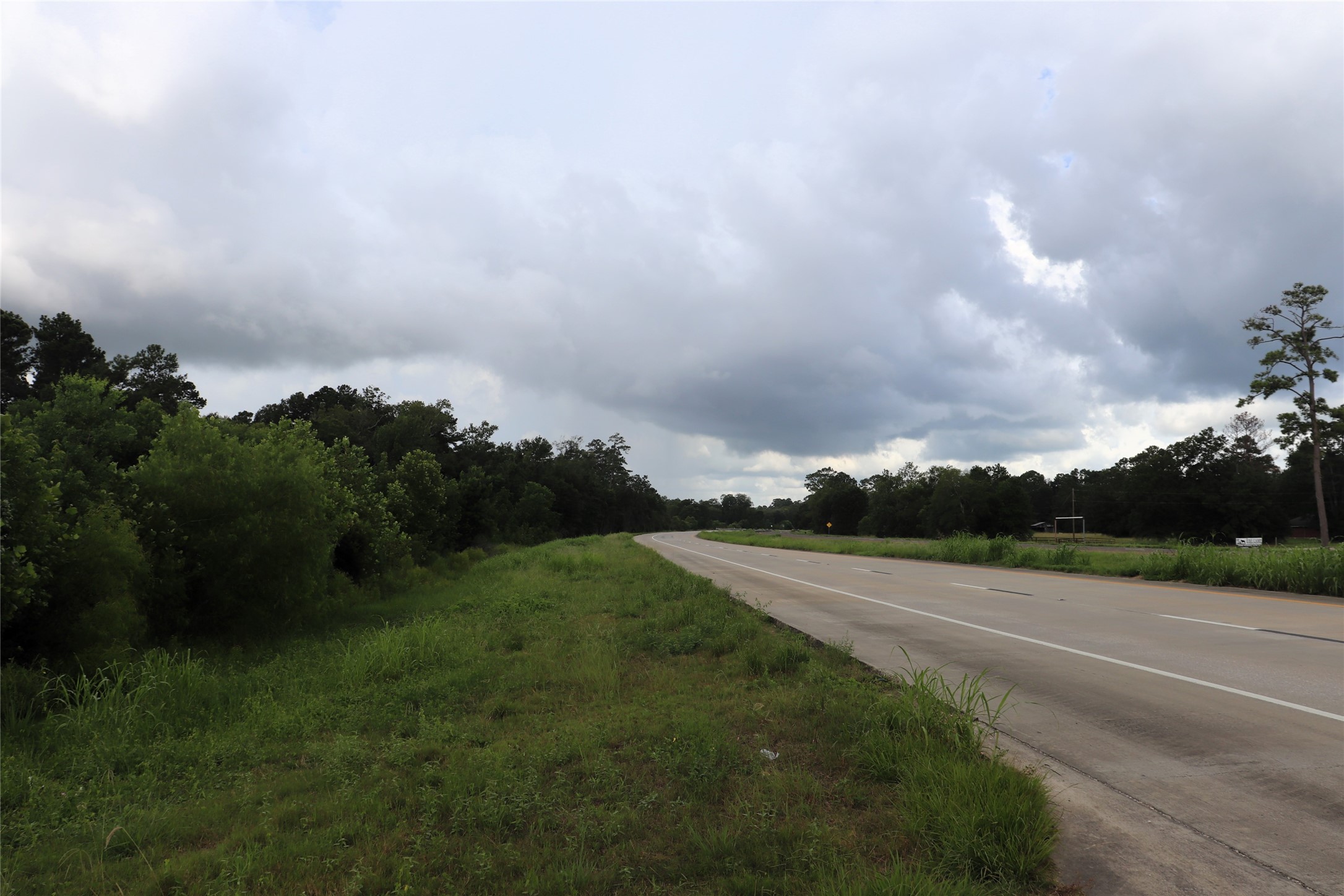 2.8 Ac Highway 90 Devers TX 77575