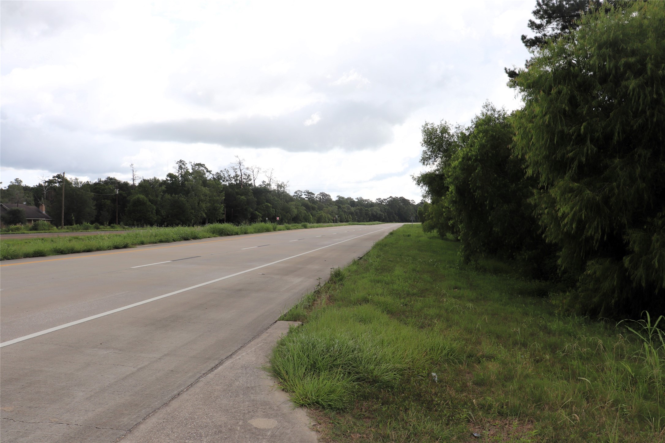 2.8 Ac Highway 90 Devers TX 77575