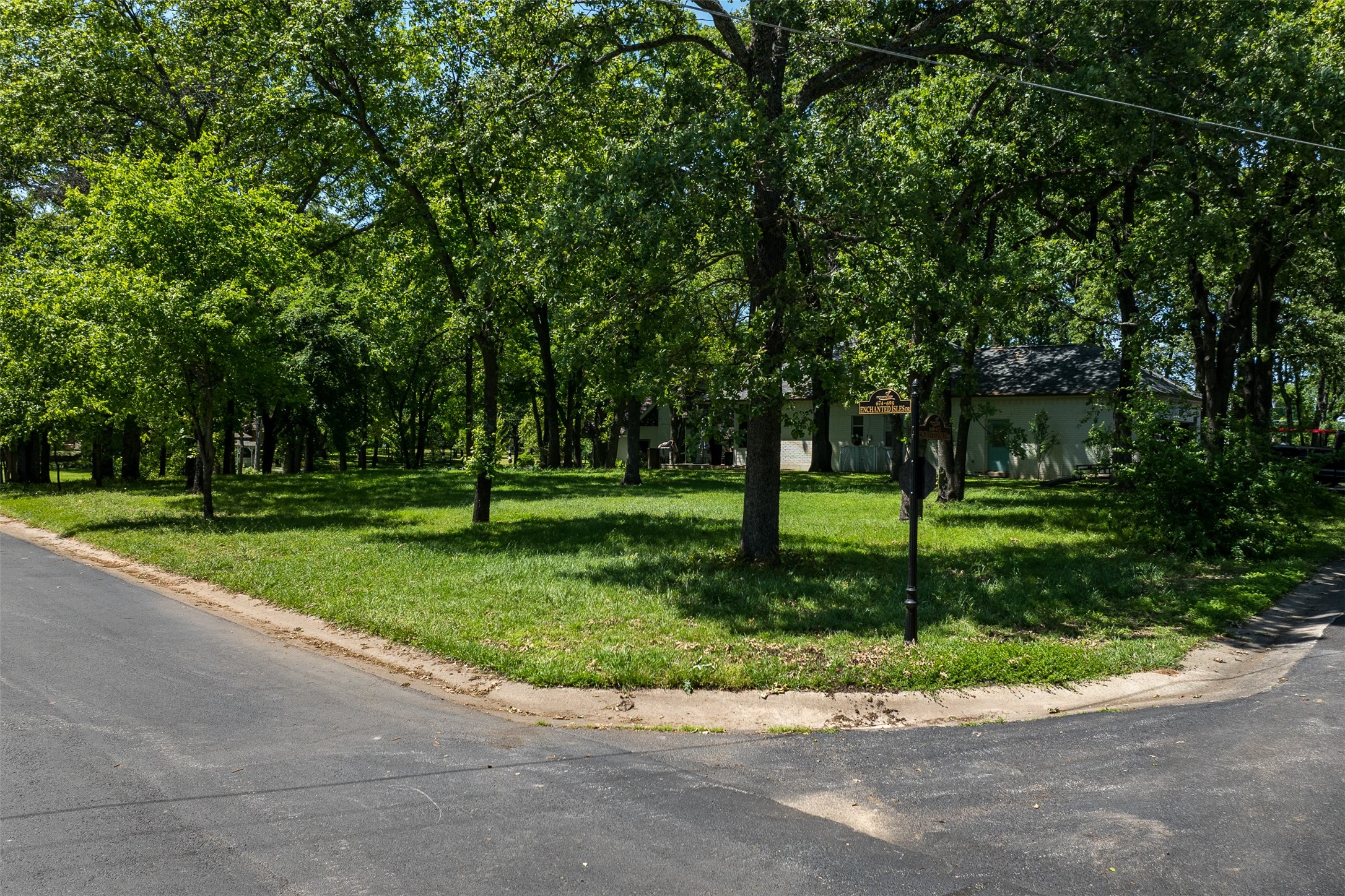697 Enchanted Isles Drive Mabank TX 75156