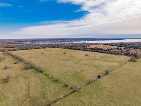 352 Rs County Road 1605 Point TX 75472