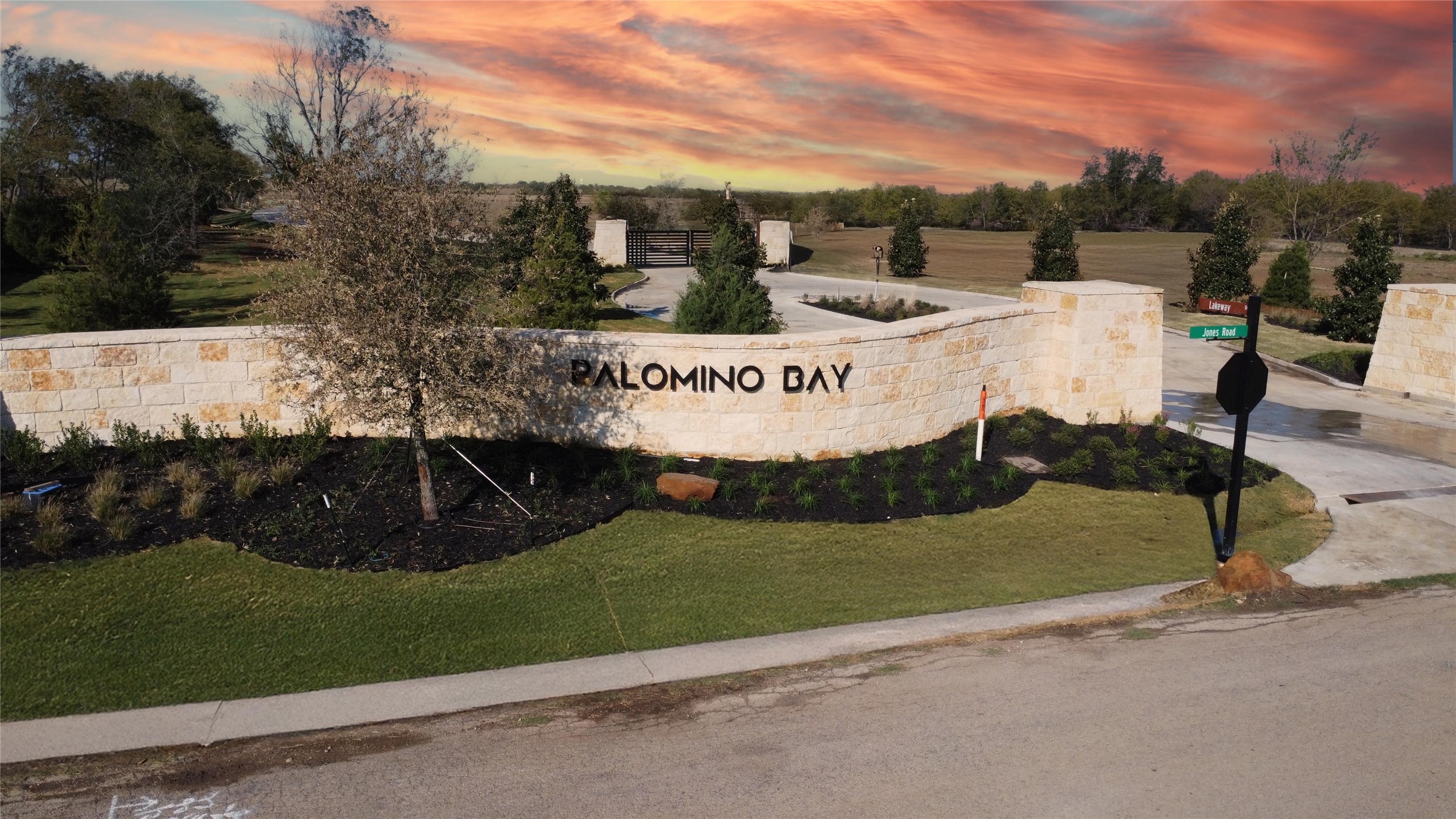 921 Waters Edge Drive Sanger TX 76266