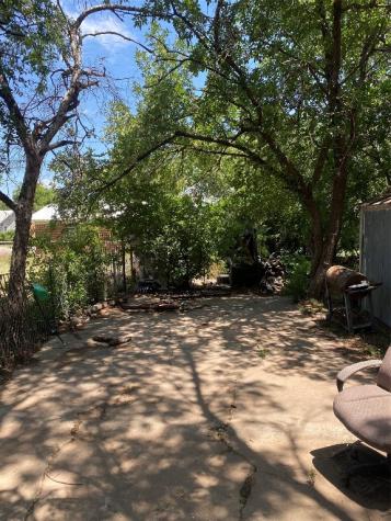 206, 208 W Elm Street Olney TX 76374