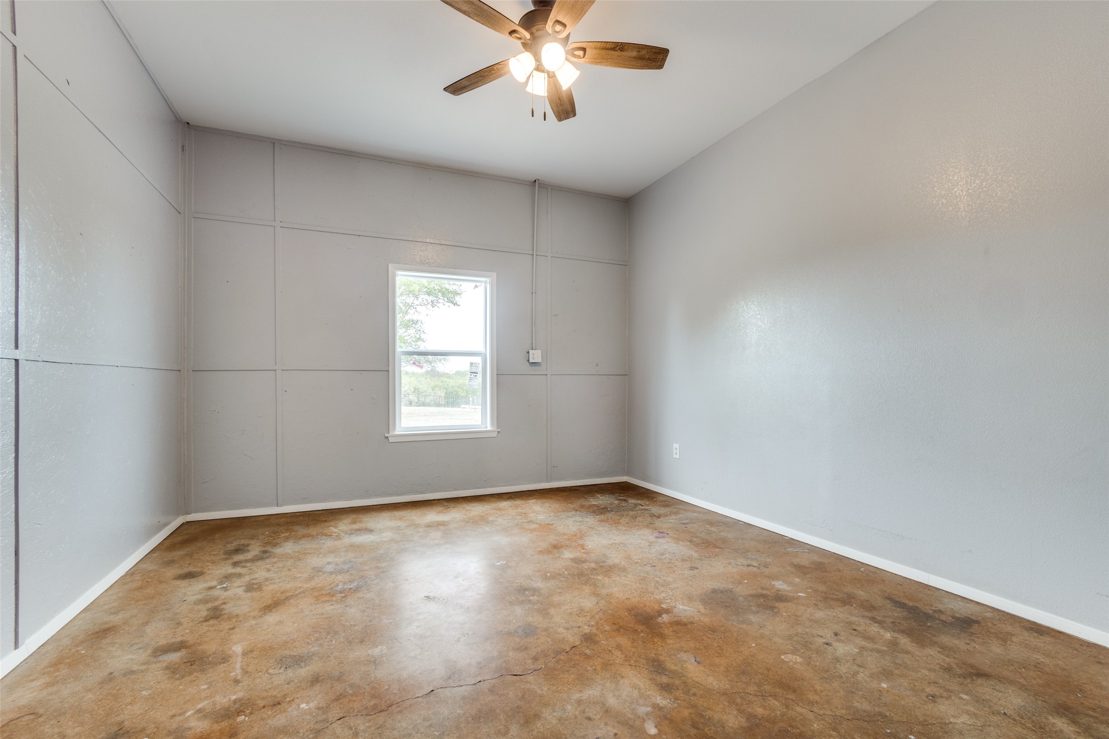 984 County Road 4027 Savoy TX 75479