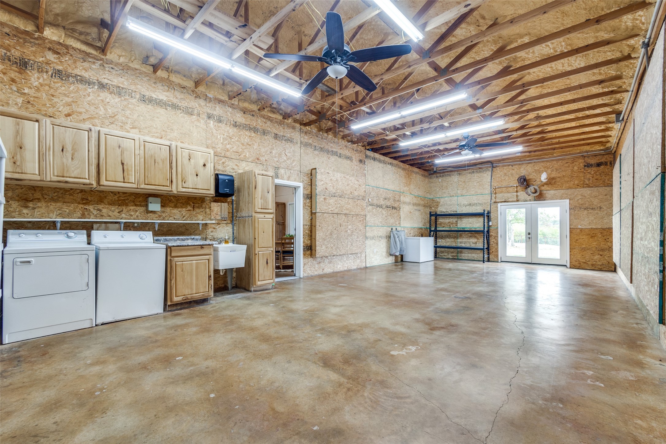 984 County Road 4027 Savoy TX 75479