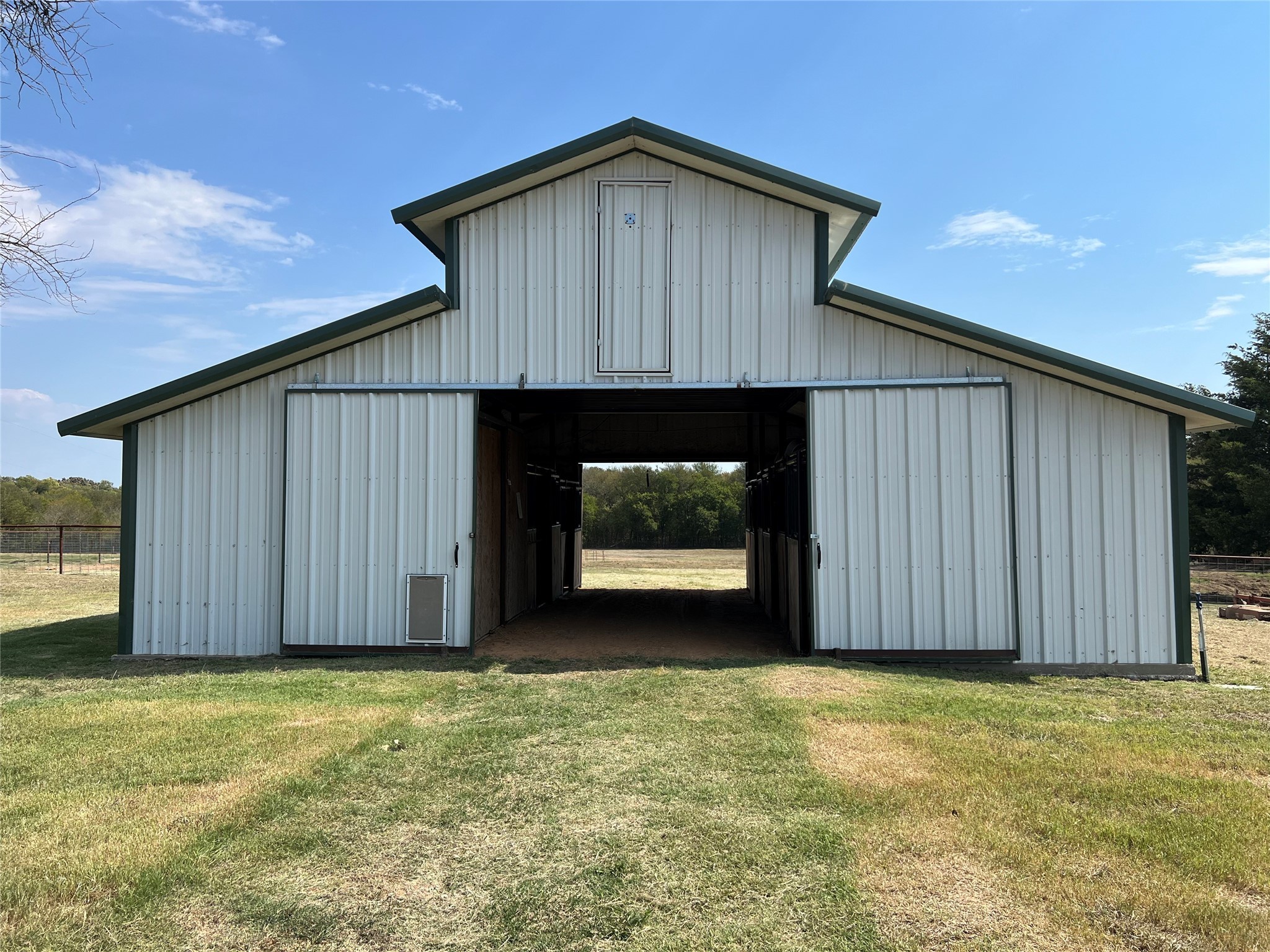 984 County Road 4027 Savoy TX 75479