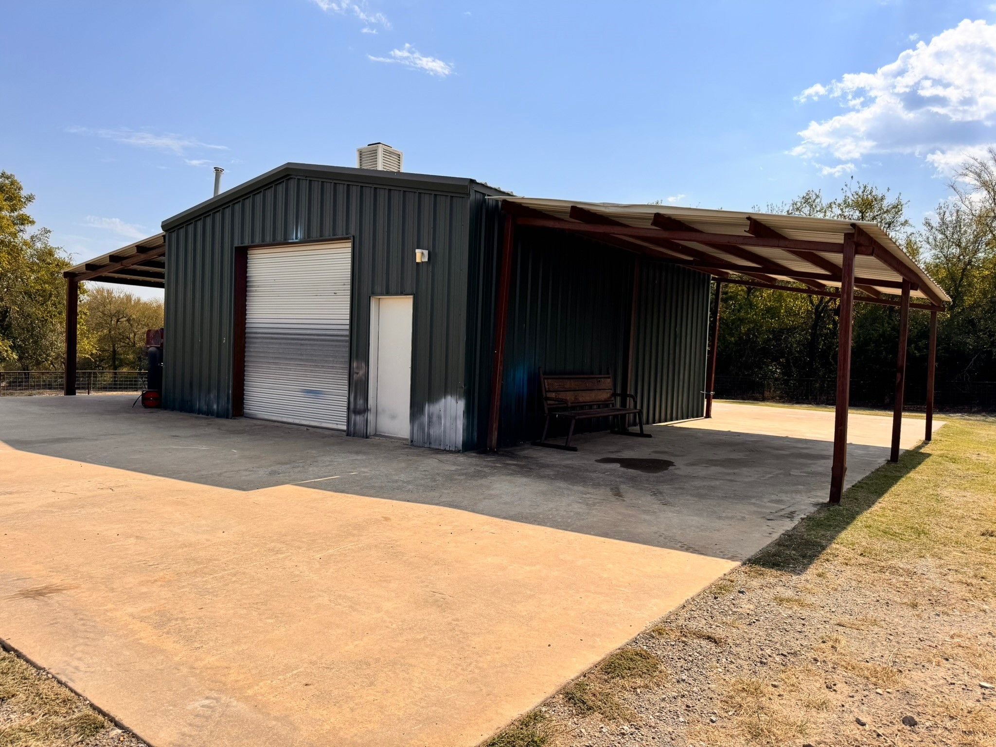 984 County Road 4027 Savoy TX 75479