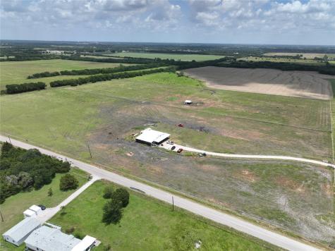 201 Pr 33 (off Cr 633) Trenton TX 75490