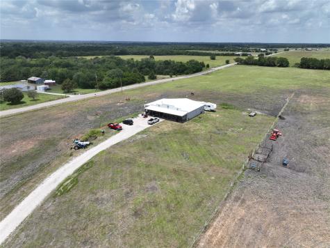 201 Pr 33 (off Cr 633) Trenton TX 75490