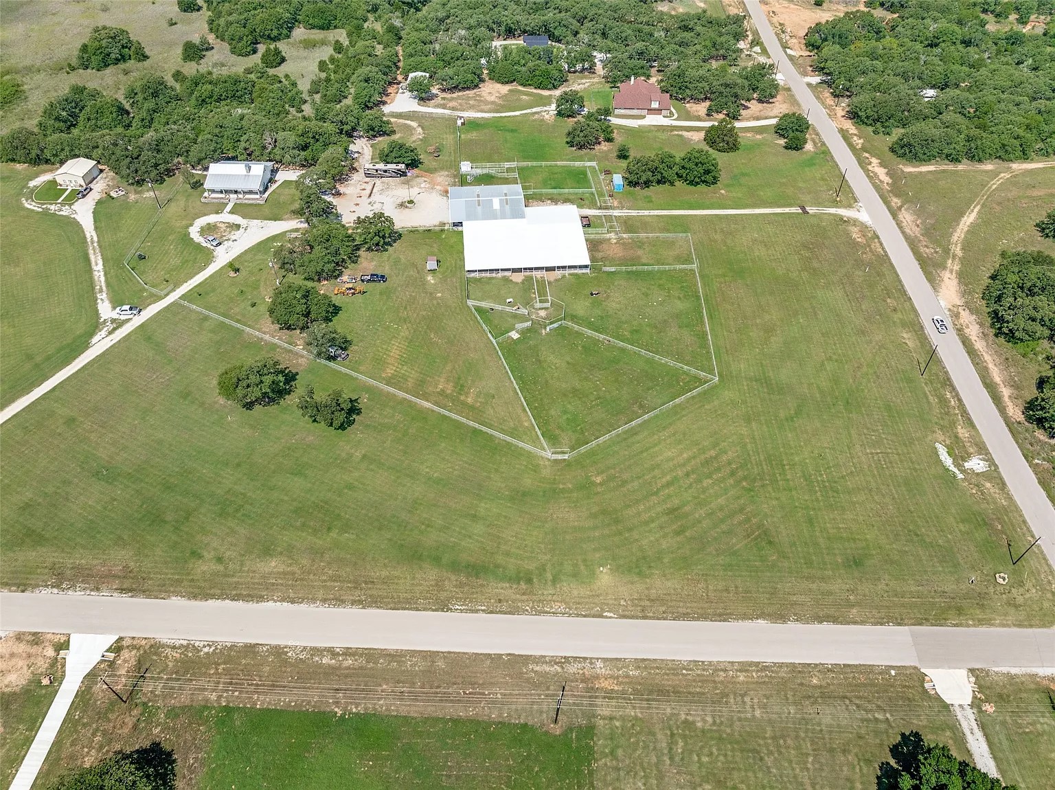 125B Rolling Bend Road Alvord TX 76225