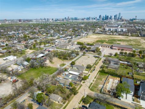 1835 Akron Street Dallas TX 75212