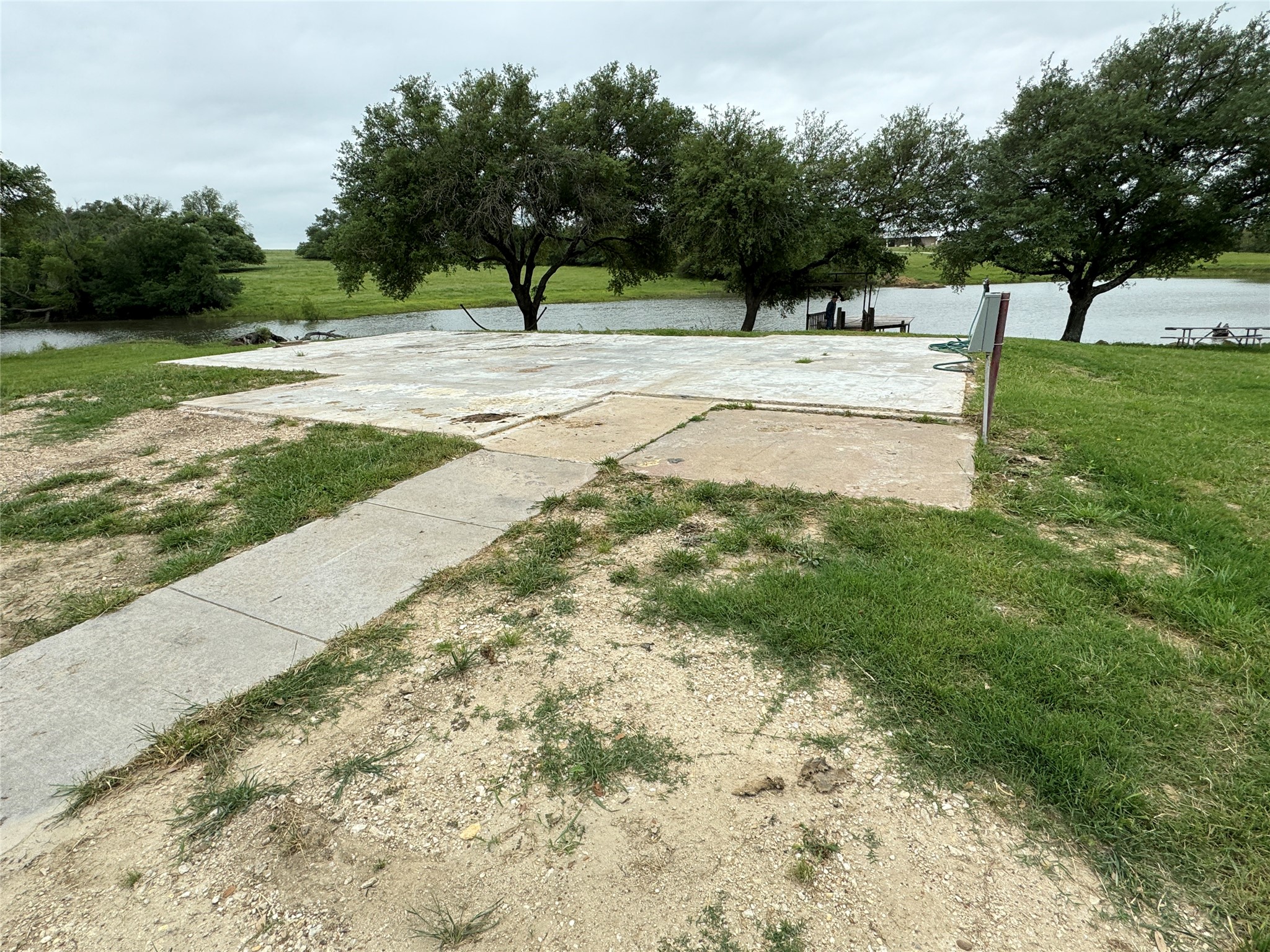 395-452 County Road 470 Chilton TX 76632